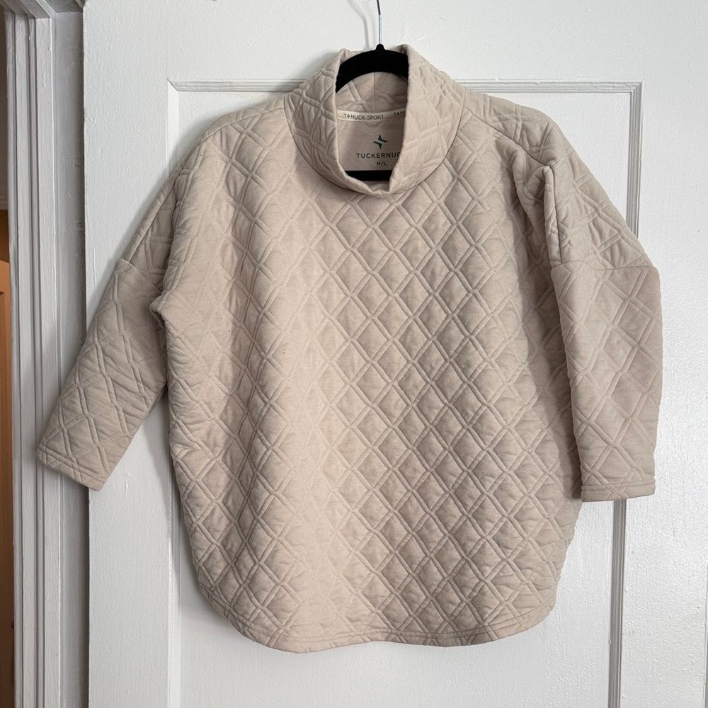 TNuck Sport Quilted Turtleneck Sweater – Cream